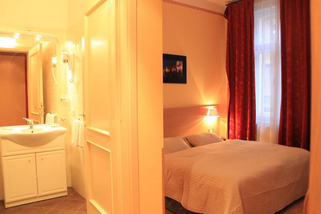 City Lounge Crown Hotel プラハ 部屋 写真